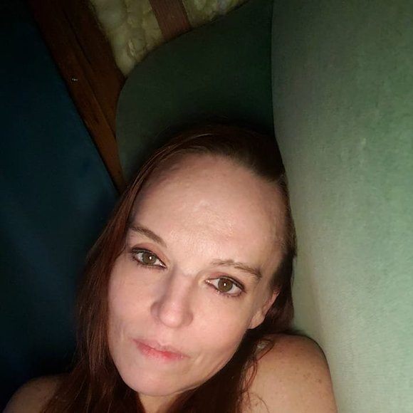 Meet your Posher, Laura - Picture 1 of 1